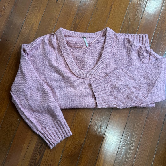 Free People oversized sweater. Size small. Perfect condition. Light pink - Picture 5 of 7